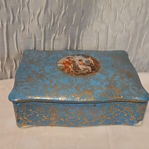vintage porcelain trinket box, likely from the mid-20th centur